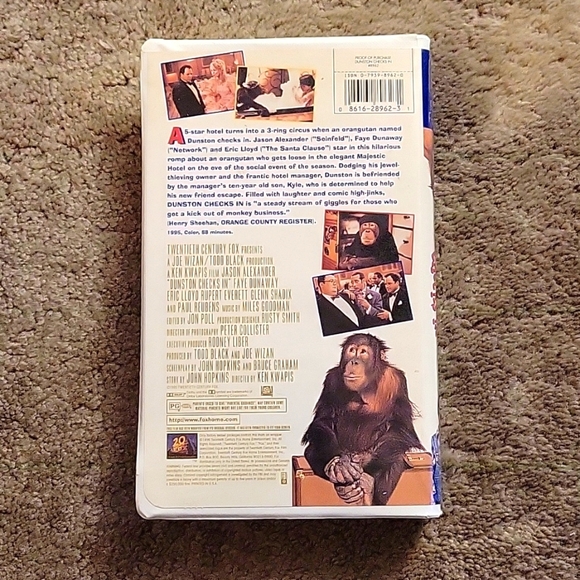 Dunston Checks In VHS - Picture 2 of 4